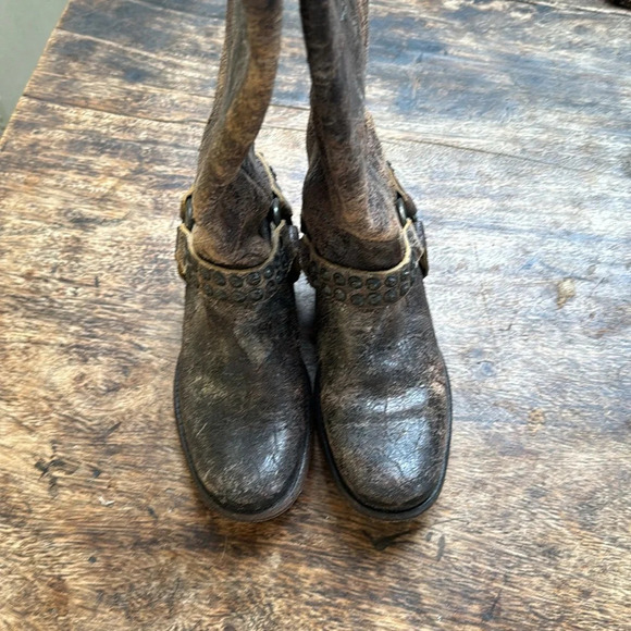 Frye signature studded harness rustic brown leather boots size 6 - Picture 5 of 16